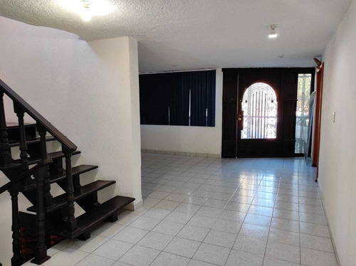 Imagen 12 de 14 de Casa En Venta En Tejeda 4 Rec 3 Est Oportunidad