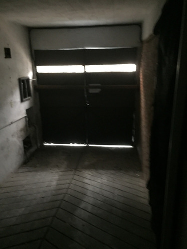 Excelente Local Comercial 600 Mts. Próximo Bulevar Y Rivera