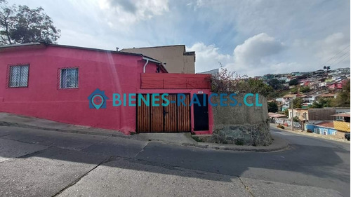 Se Venden 2 Casas En Cerro Larraín A Minutos Del Plan.