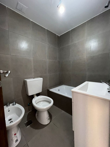 Imagen 8 de 11 de Departamento En Venta En José C Paz