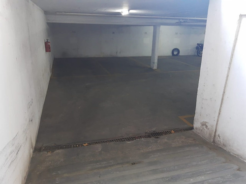 Imagen 3 de 5 de Venta Cochera Fija Cubierta, En Victoria Centro.