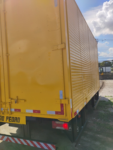 Iveco Daily 70c17 2017 Com Bau De 5,50 Mts Financio