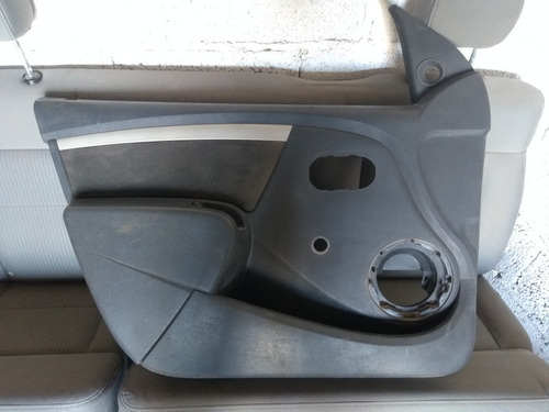 Tapa De Puerta Delantera Izquierda Nissan Aprio 2009