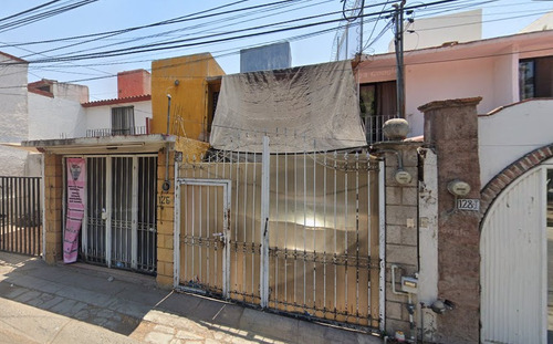 Casa En Remate Bancario En C. Literatura, Ex-hacienda El Tintero, El Tintero, Santiago De Querétaro, Qro. (60% Descuento, Excelente Plusvalía) ¡gran Oportunidad De Inversión! - Sk12