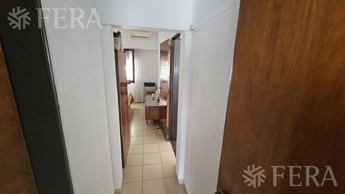 Venta De Casa De 5 Ambientes Con Cochera Y Quincho En Wilde
