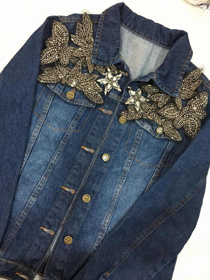 jaqueta jeans bordada com pedraria