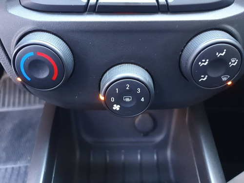 Imagem 12 de 15 de Chevrolet Onix 1.0 Mpfi Ls 8v Flex 4p Manual