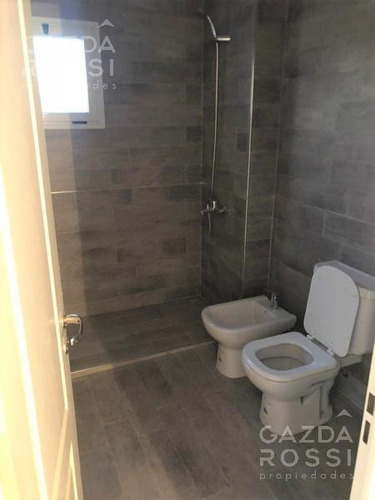 Imagen 4 de 11 de Hermoso Departamento En Duplex En Complejo Main Park, Canning