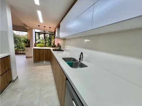 Venta Casa Los Balsos 250 Mts2 Admon $780.000