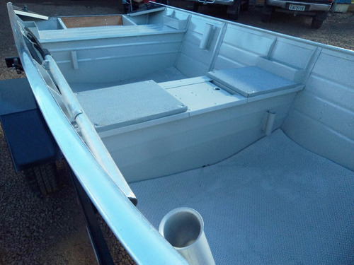 Imagem 3 de 10 de Conjunto Barco Alumínio Life 420 + 5hp Mercury + Carretinha