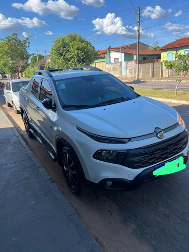 Fiat Toro 2.0 Ultra 4x4 Aut. 4p(5ck (pintura Sólida)) 9 marchas