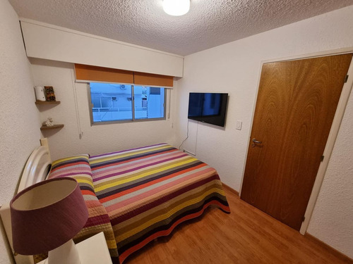 Imagen 7 de 13 de Apartamento -rambla Republica De Chile Y Colombes , 1 Dormitorio !!
