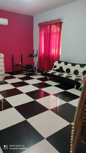Imagen 6 de 9 de Venta De Casa Con Terreno En Safari Carabobo Country Club Plt-182