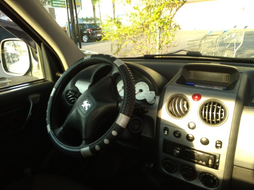 Peugeot Partner Escapade Pack. 1.6 2011. Flex/gnv. Abaixou