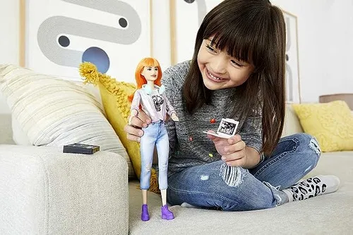 Barbie carrera al baño hot sale