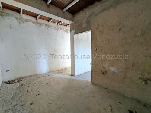 Imagen 17 de 30 de Townhouse En Venta Con Financiamiento, Barrio Sucre. Las Delicias Maracay 23-7799 Hc