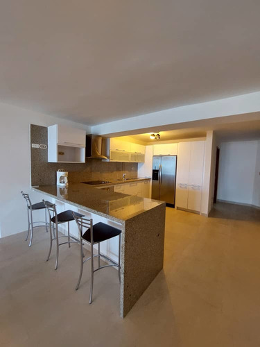 Imagen 3 de 13 de En Venta Apartamento Morro Karacola
