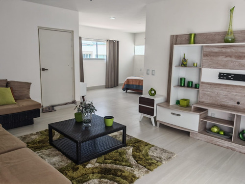 Residencia Semi Nueva Esquina, De Autor Diseño Unico Acabados De Lujo 3niv 3master Suites Una En Pb, Espacios Amplios, Iluminada, Doble Altura, Delante De Ikani Garantia De Inversion.