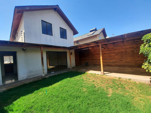 Grace Kelm Vende Casa Impecable 3d 3b C/3 Estacionamientos