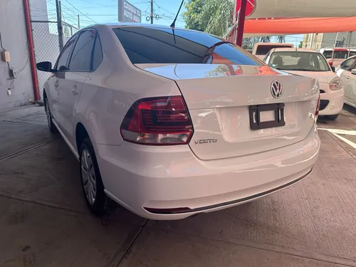 Volkswagen Vento 1.6 Starline At