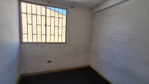 Casa En Venta De 3 Dorm. En Quilicura