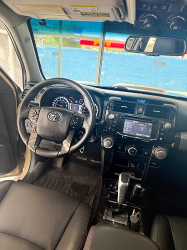 Toyota 4 Runner Version Trd Pro Color Beige