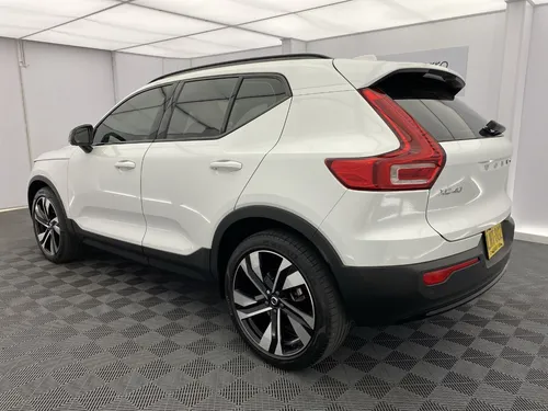 Volvo XC40 2.0 B5 Poll Star Hibrida