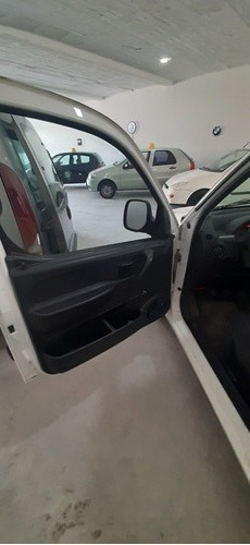 Imagen 6 de 17 de Peugeot Partner 2011 1.6 Hdi Furgon Confort