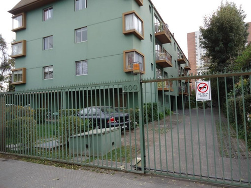 2 Dorms. 1 En Suite 2 Baños, Balcón, 1 Estacion. Techado