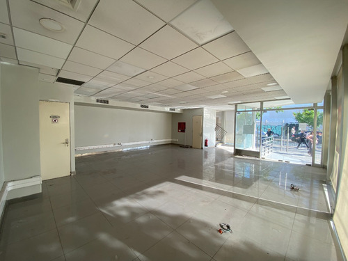 Cuevas/barrio Cívico Comercial/amplia Factibilidad Comercial