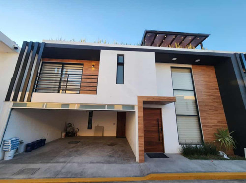 Casa En Venta De 3 Recamaras, 3 Baños, Residencial La Joya