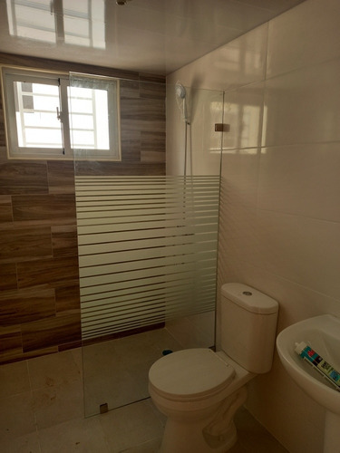 Imagen 2 de 5 de Manparas Para Baños