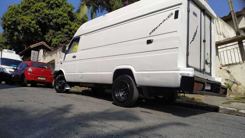 Imagem 1 de 11 de Iveco 35-10