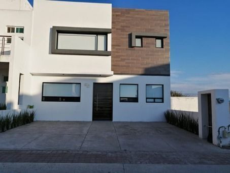 Se Vende Casa En El Mirador, Roof Garden, Estudio O 4ta Reca