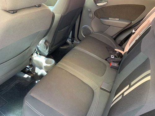 Imagem 6 de 10 de Fiat Palio Attractive Evo 1.4 Flex Mec. 2016