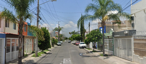 Casa En Venta De Remate Bancario, C. Presa El Tintero 1031, Los Arrayanes, 44765 Guadalajara, Jal. Jmjc12