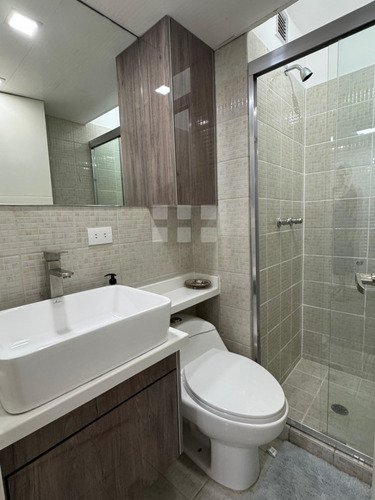 En Venta Moderno Apartamento Ubicado En El Conjunto Residencial Thai, Complejo Turístico El Morro Lechería