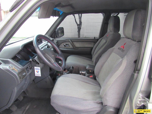 Imagen 23 de 25 de Mitsubishi Montero 3.0 V13 4x4