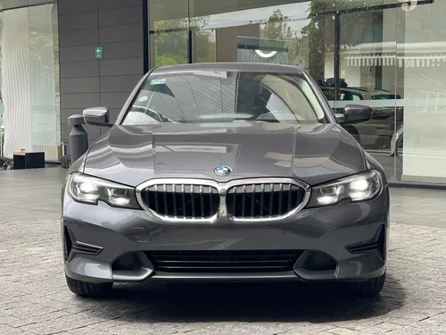 BMW Serie 3 2.0 330ia Luxury Line At