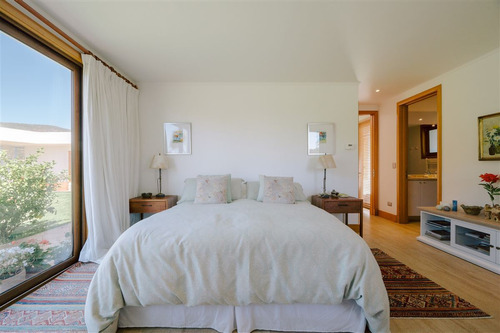Excelente Casa Con Inmejorable Ubicación En Marbella