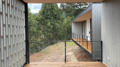 Pichilemu, Casa Nueva Con Increíble Vista A Punta ...