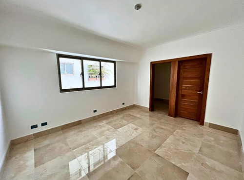 Lujoso Y Amplio Apartamento En Los Cacicazgos