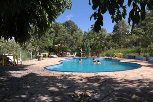 Imagem 4 de 14 de Casas Com 4 Quartos, 2 Casas Particular, 1 Comercial.