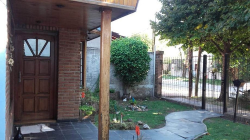 Imagen 5 de 10 de Chalet En Venta En Castelar Sur