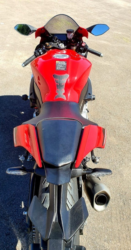 Yamaha R1 2016