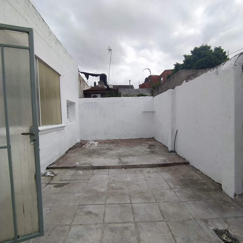 Casa En Alquiler De 2 Dormitorios En General Paz