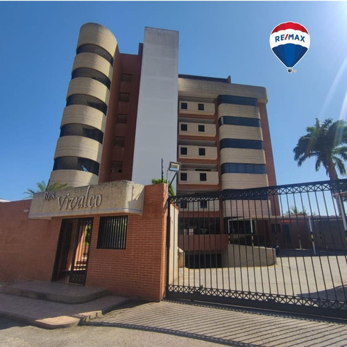 Re/max 2mil Vende Apartamento En Residencias Vivalco, Avenida Jóvito Villalba. Isla De Margarita, Estado Nueva Esparta 