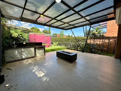 Casa En Arriendo En Loma Del Atravesado. Cod A776184