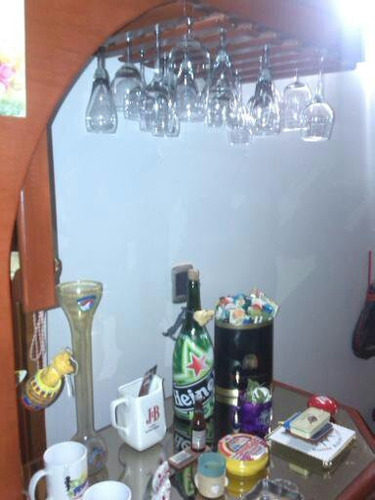 Bar De Madera Laqueada (sólo El Mueble) Se Escuchan Ofertas (Usado)