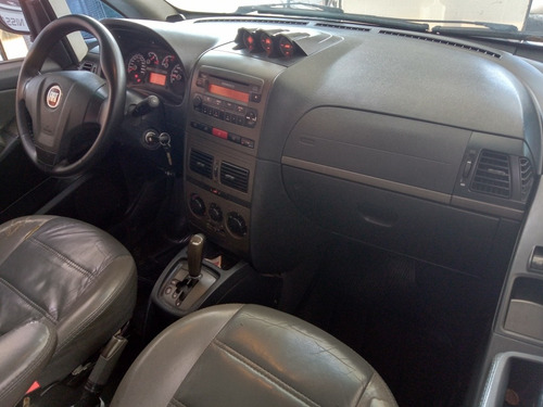 Imagem 8 de 10 de Fiat Idea 2012 1.8 16v Adventure Flex Dualogic 5p